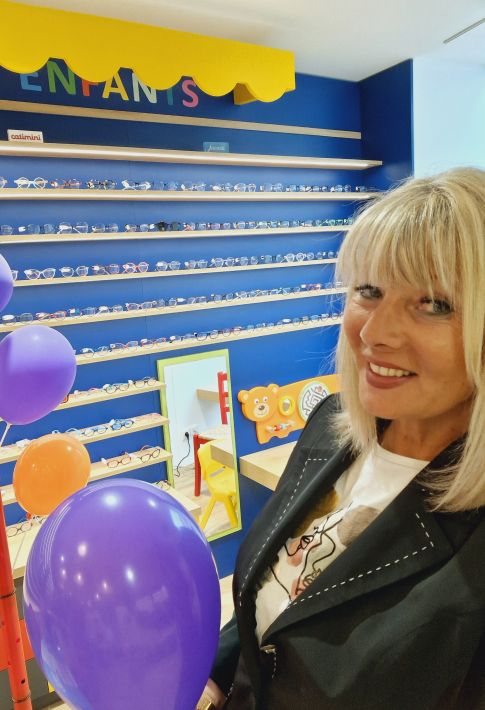 Nathalie Chamard, opticienne certifiée Optikid à l'Arbresle Nathalie Chamard, opticienne certifiée Optikid à l'Arbresle